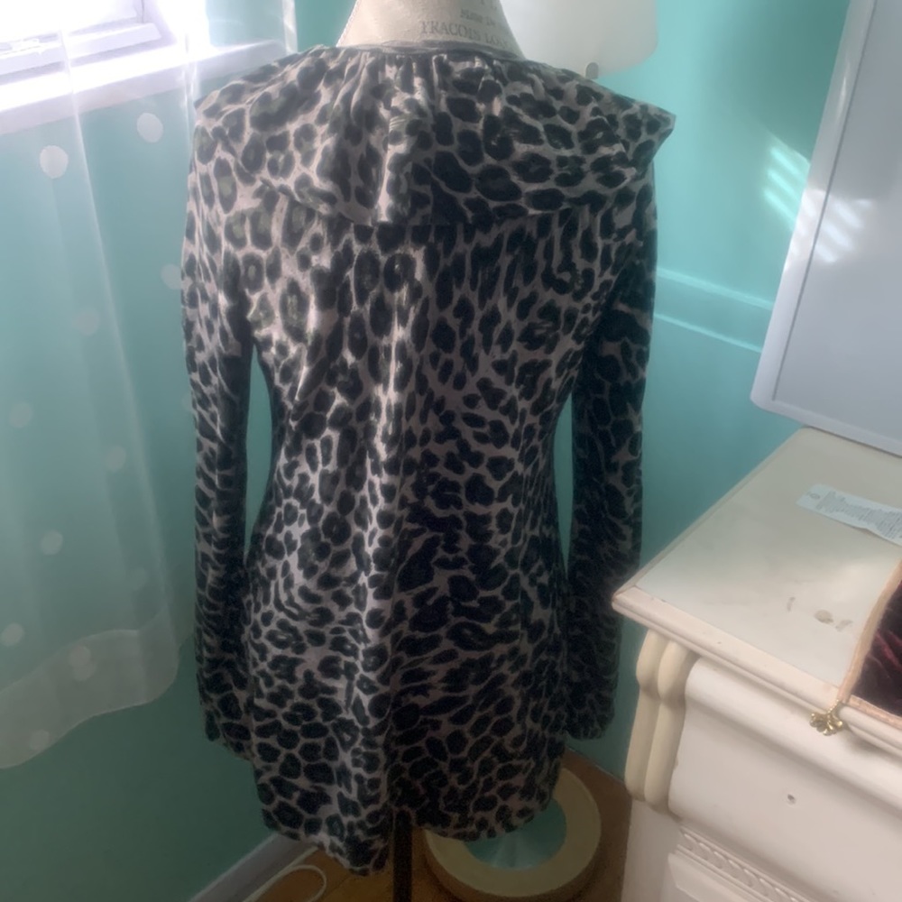 Animal Print Ruffle lapel Cardigan - Picture 4 of 4